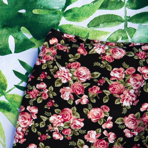 dark floral shorts - Picture 2 of 4